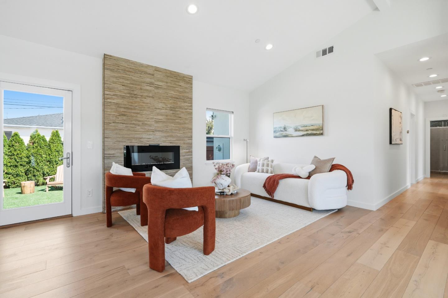 233 Poinsettia AVE