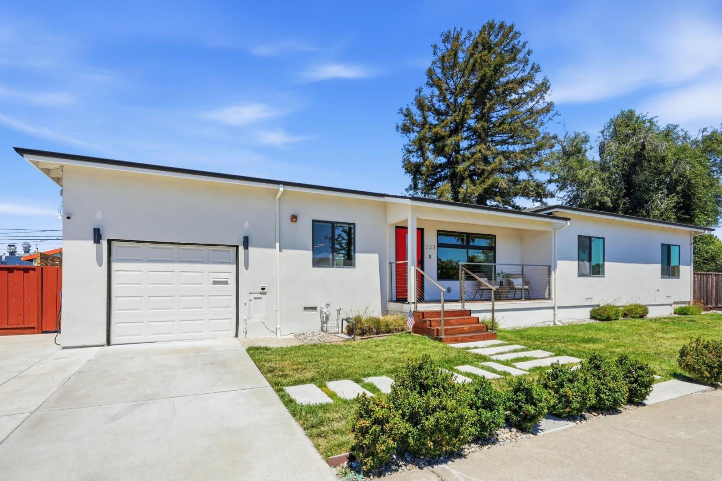 233 Poinsettia AVE