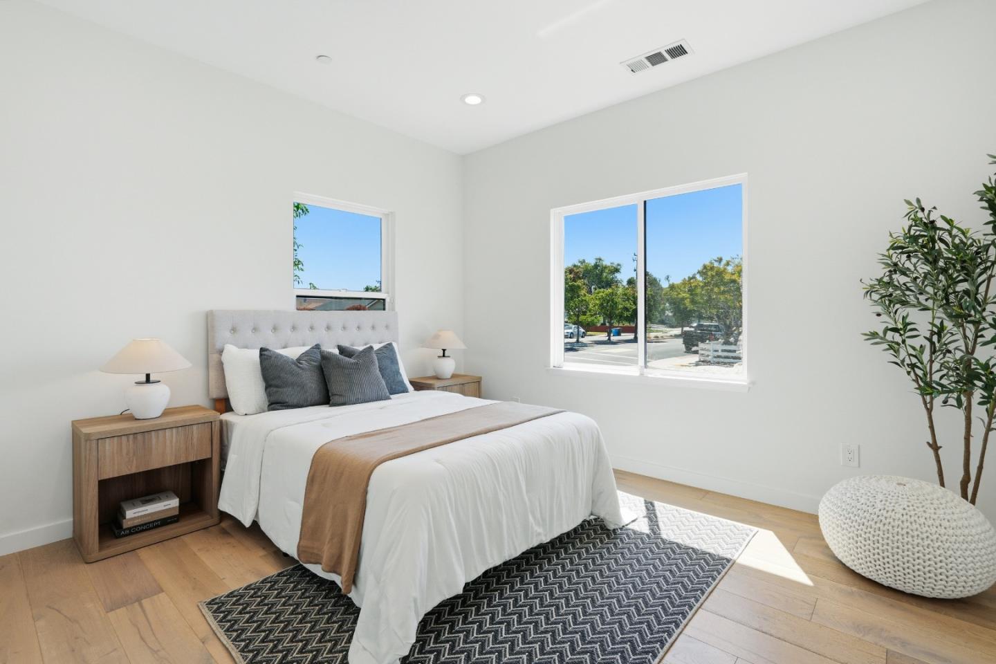 233 Poinsettia AVE