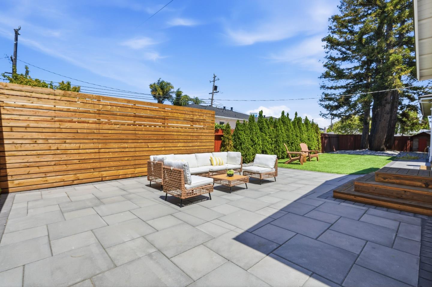 233 Poinsettia AVE