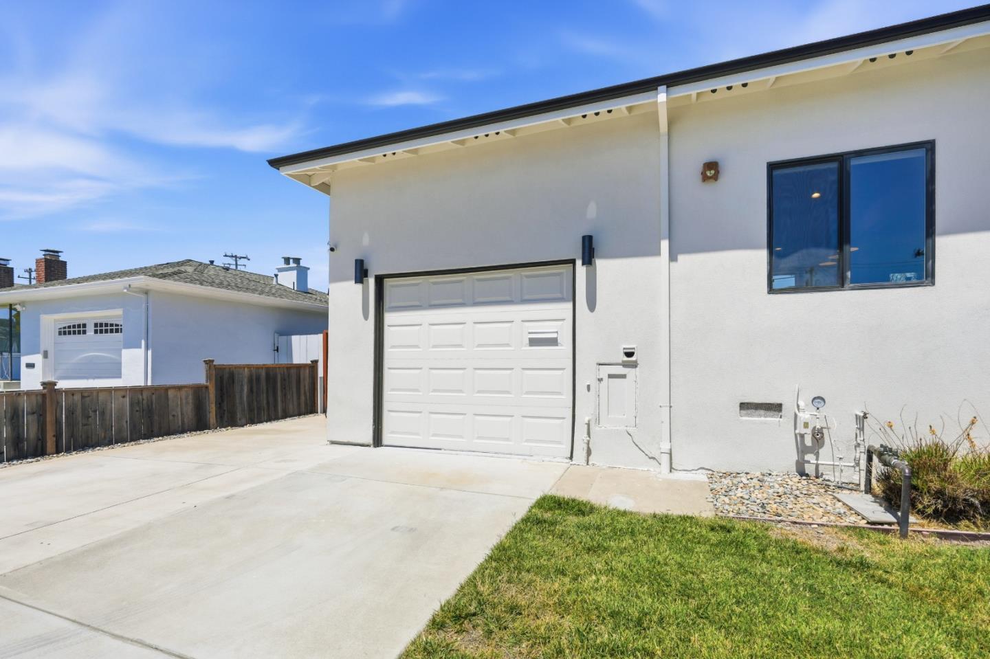233 Poinsettia AVE