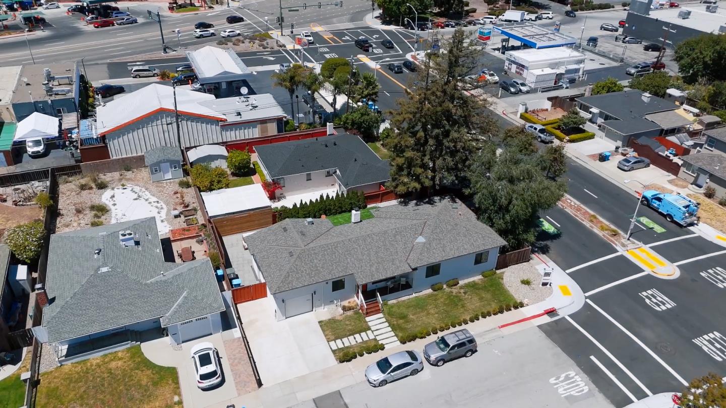 233 Poinsettia AVE