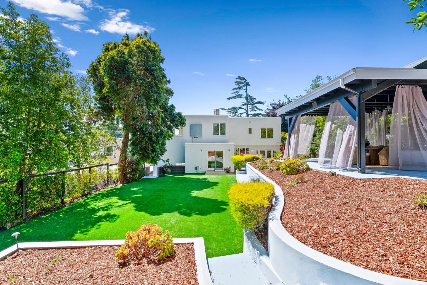 2912 Hillside Drive