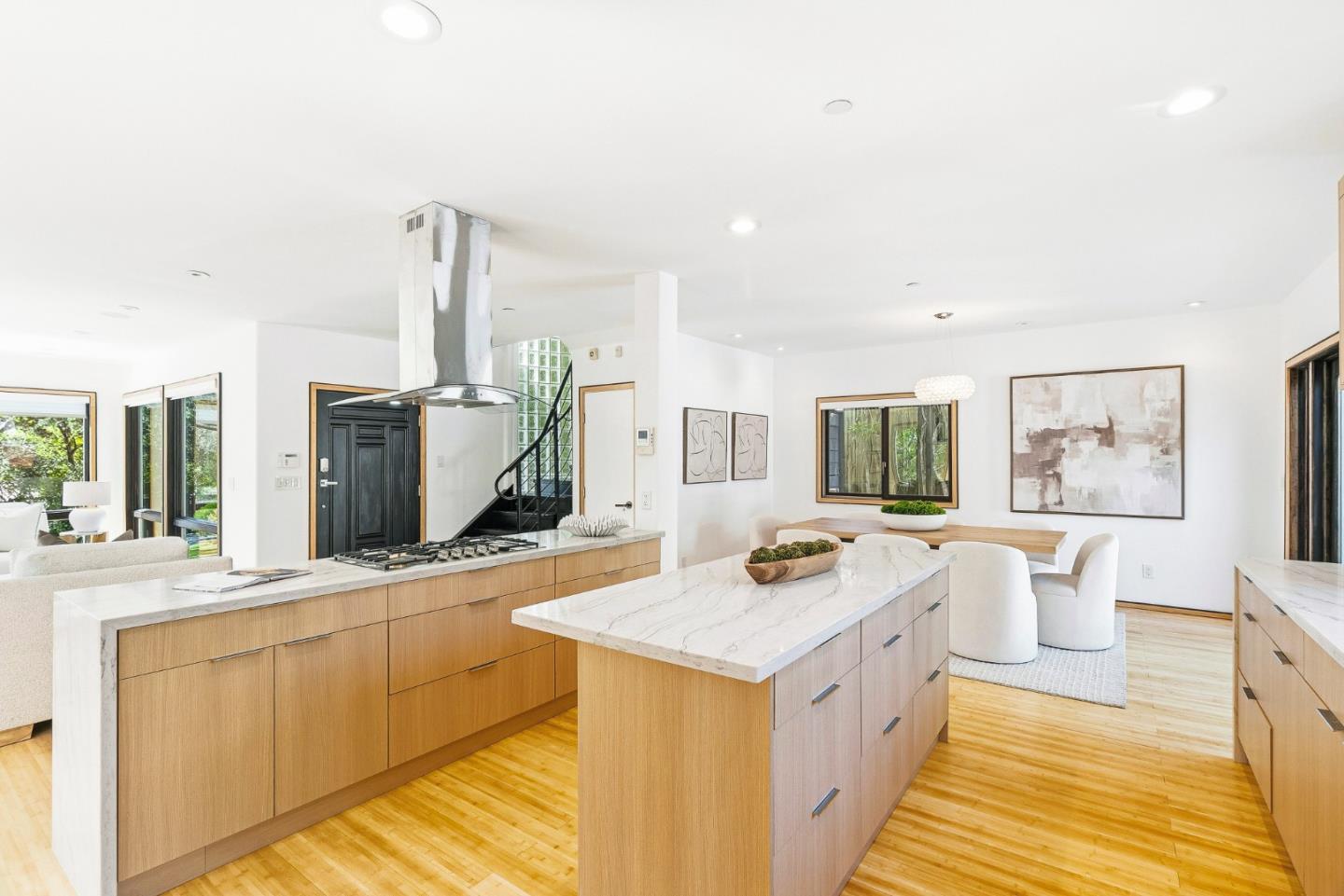 2912 Hillside Drive