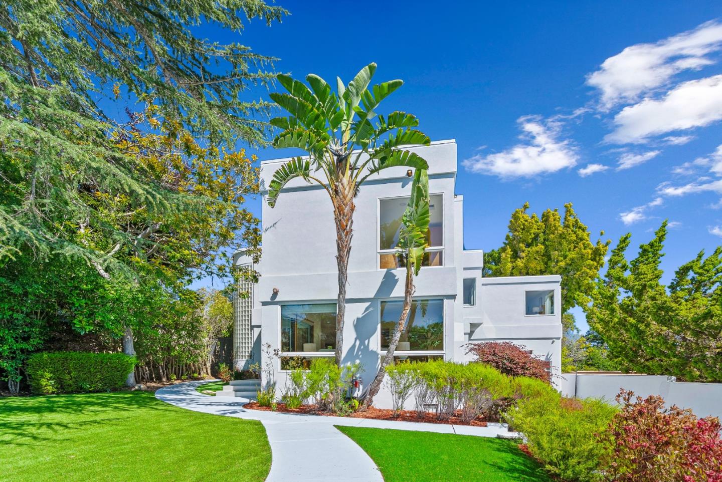 2912 Hillside Drive