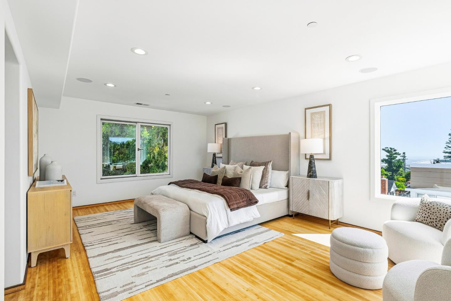2912 Hillside Drive