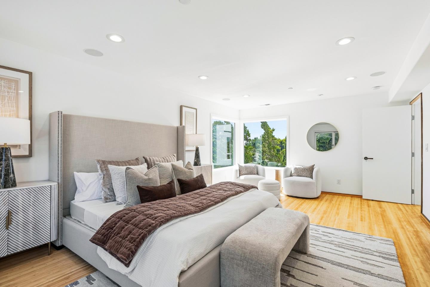 2912 Hillside Drive