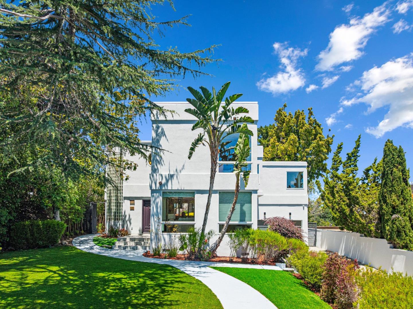2912 Hillside Drive