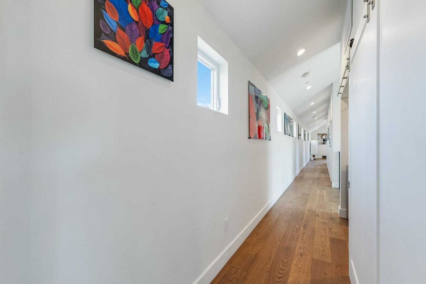 16 Hillview Avenue