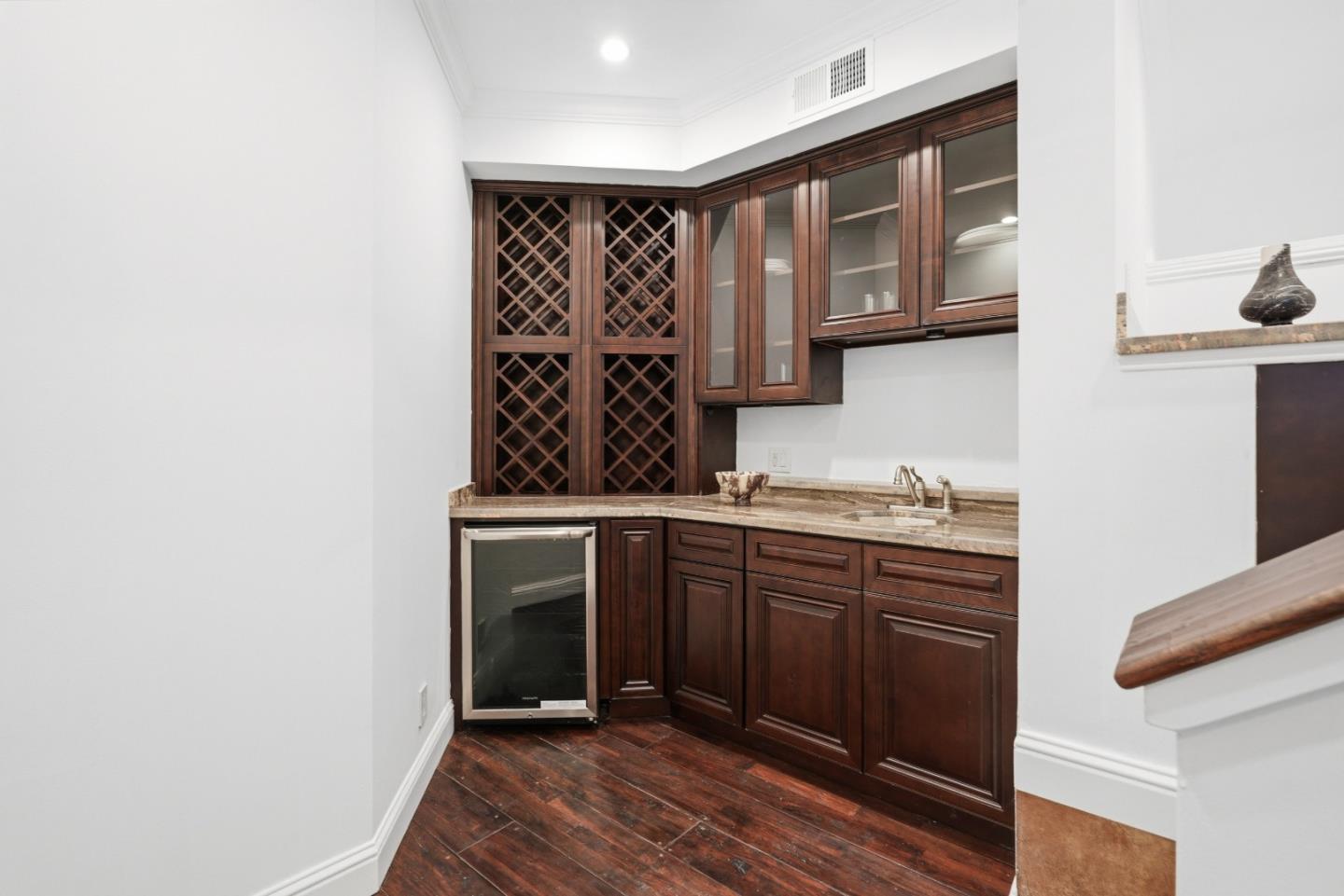 275 Maywood DR