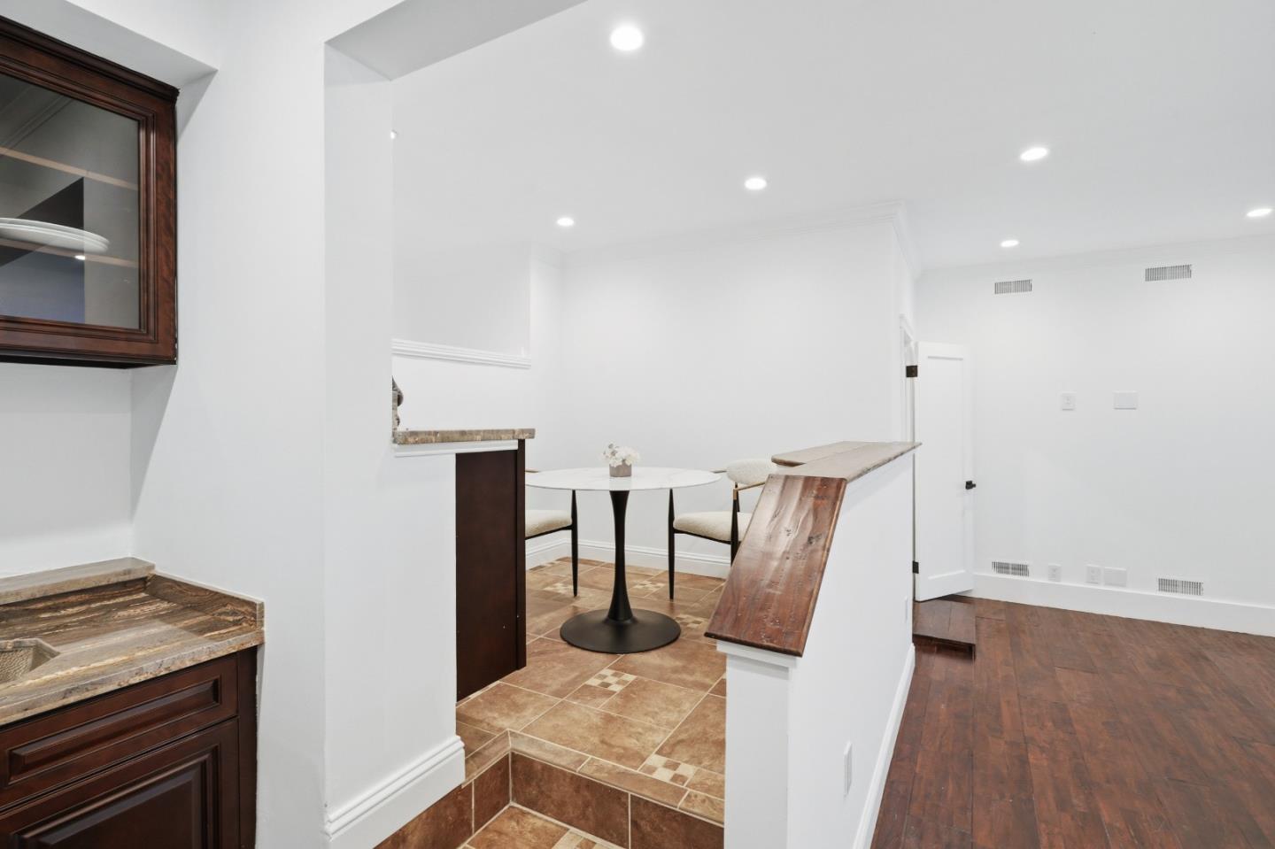275 Maywood DR