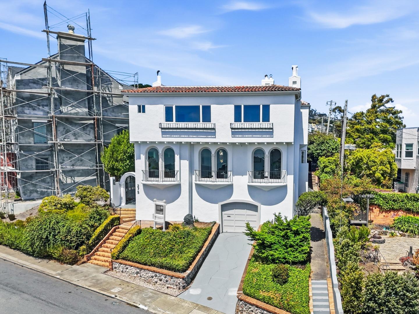 275 Maywood DR