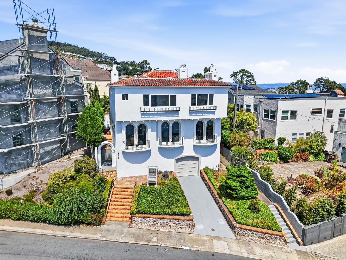 275 Maywood DR