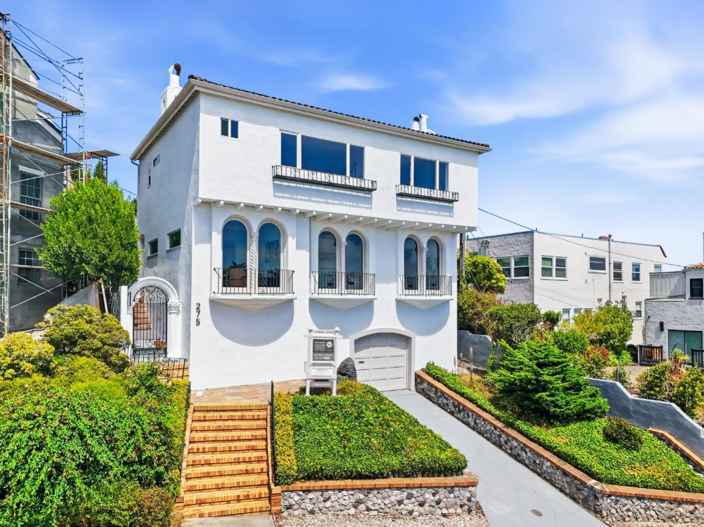 275 Maywood DR