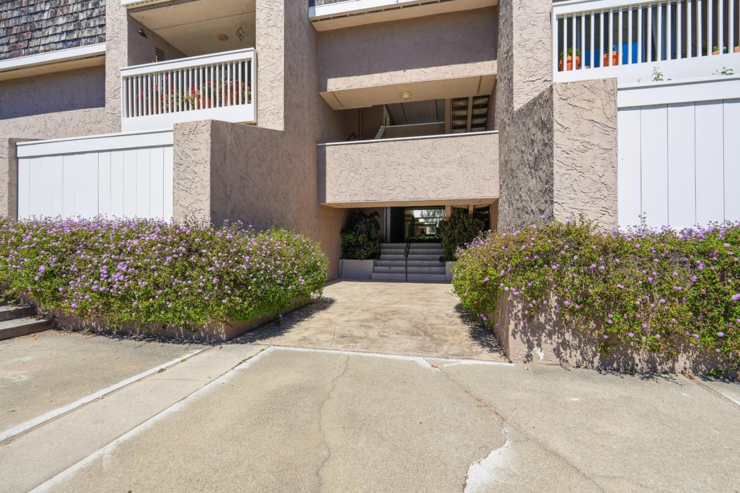 675 Sharon Park DR 208