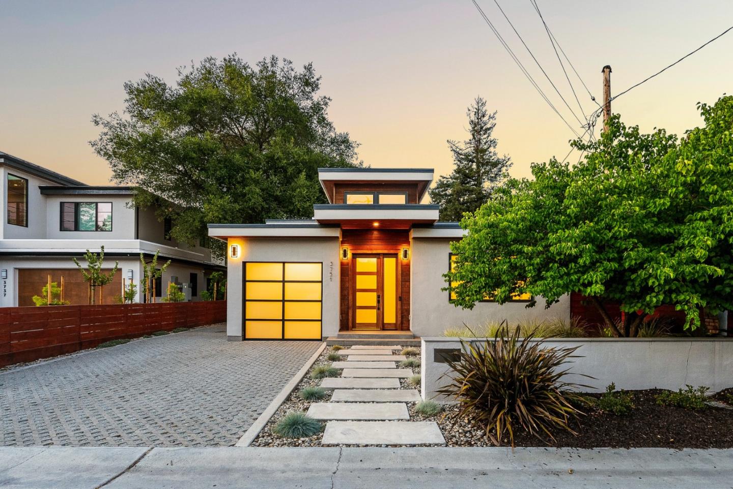 3751 El Centro ST