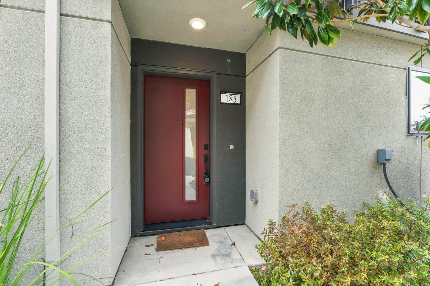 185 Waters Park CIR