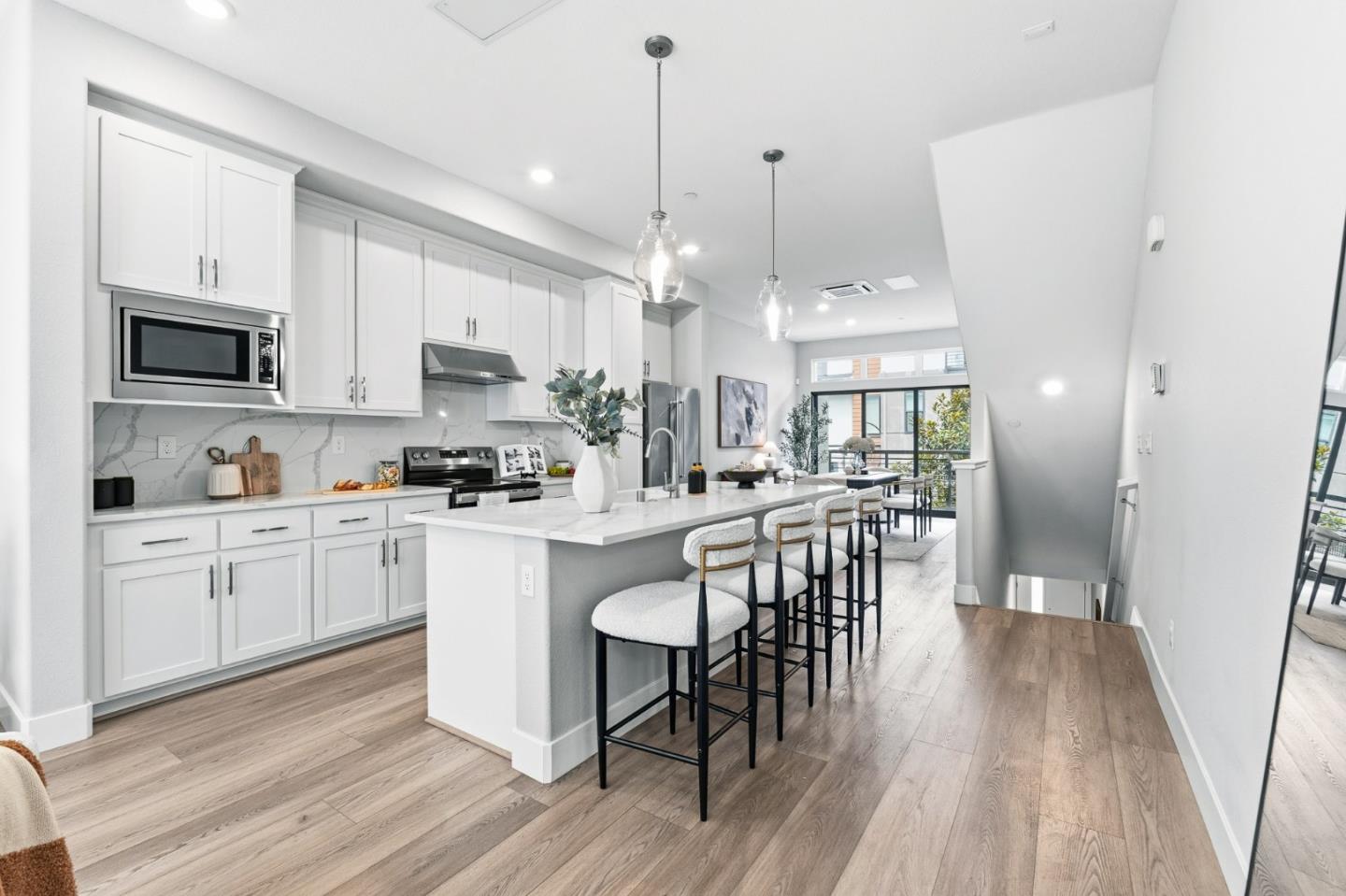 185 Waters Park CIR