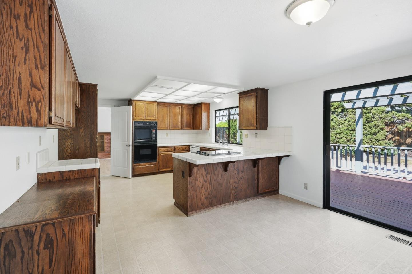 3476 Noble AVE