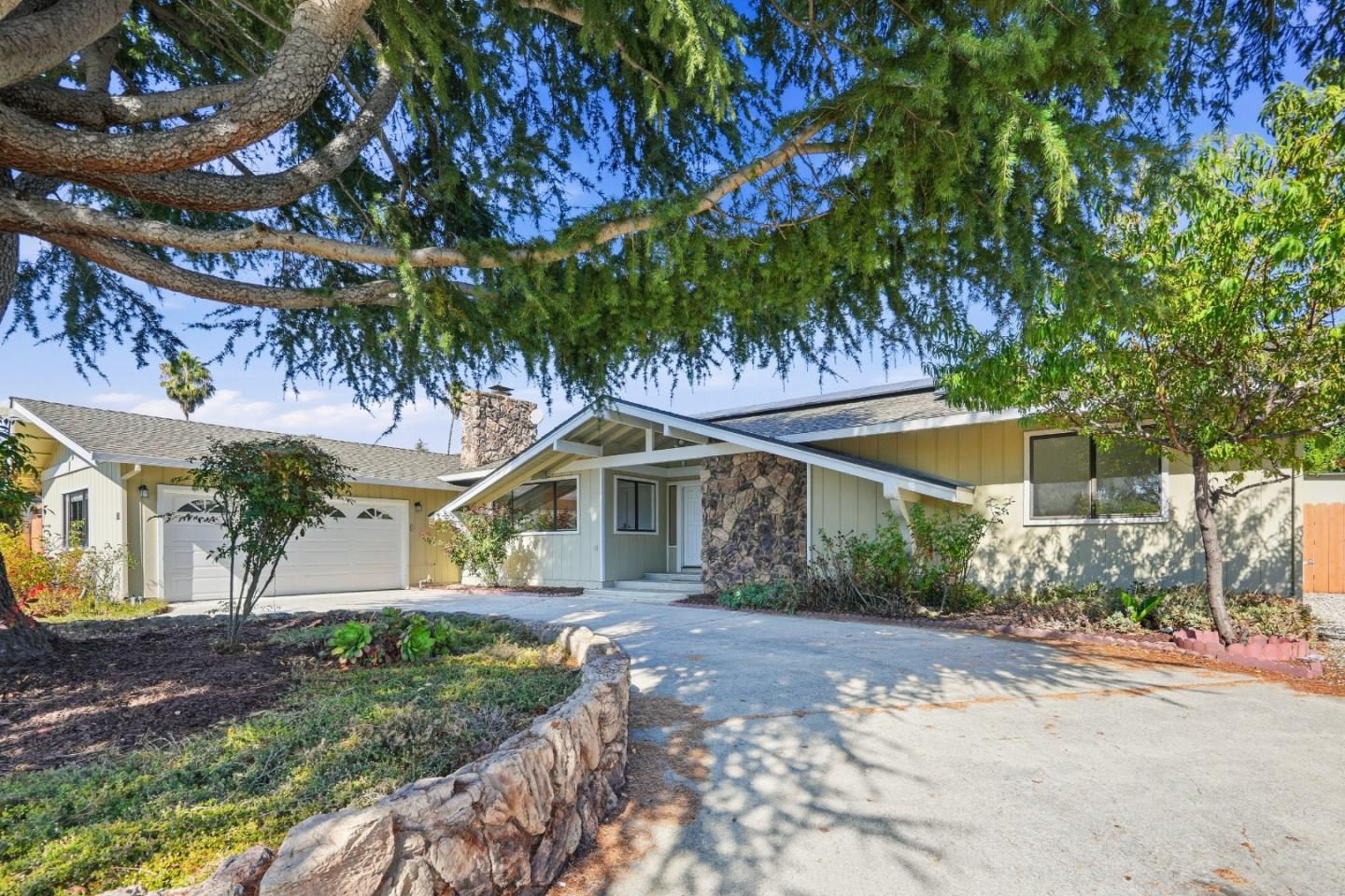 3476 Noble AVE