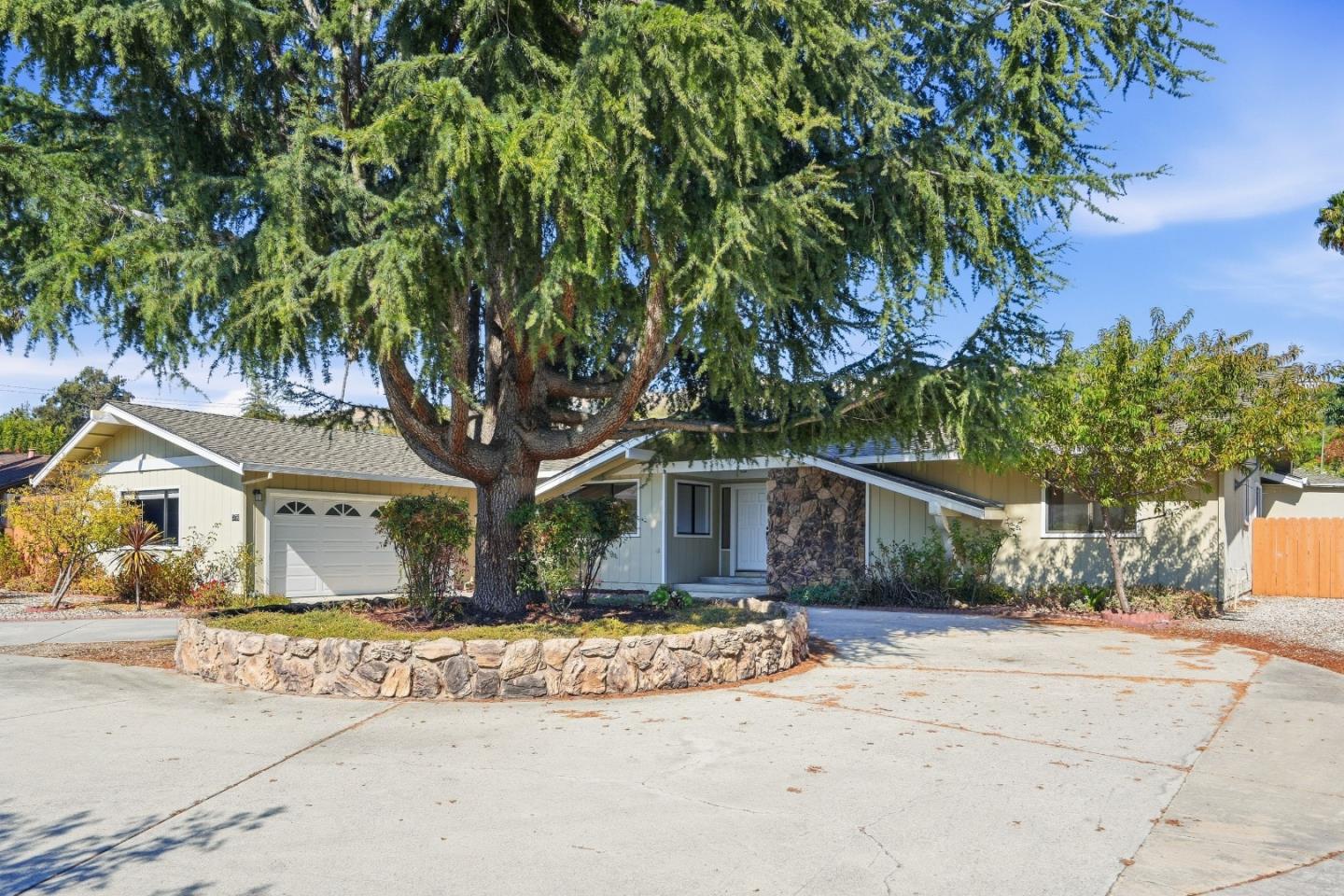 3476 Noble AVE