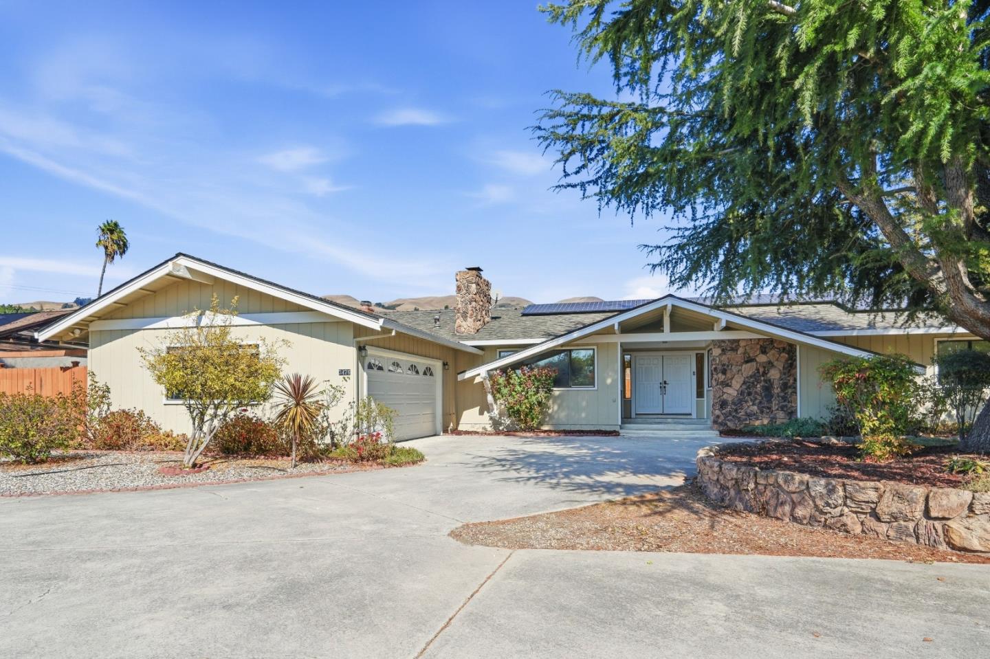3476 Noble AVE