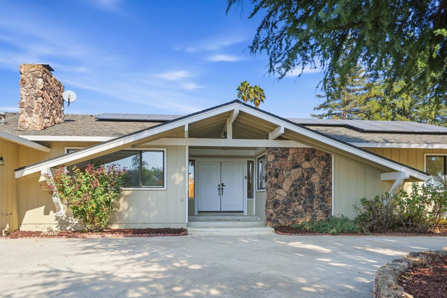 3476 Noble AVE