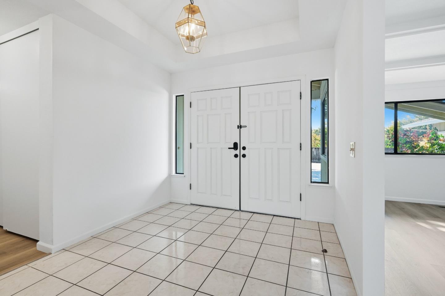3476 Noble AVE