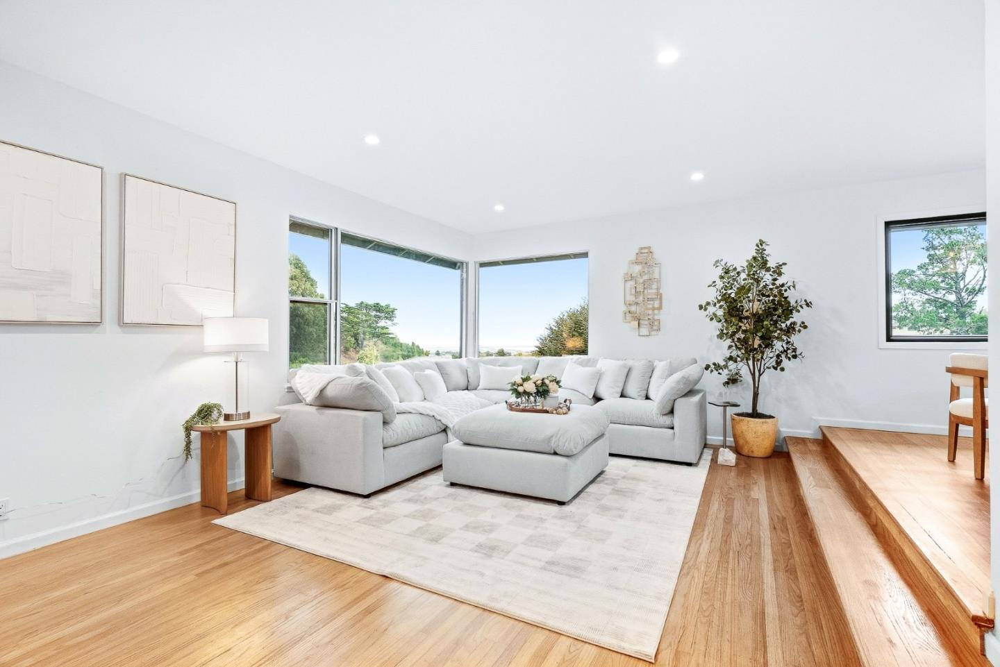 1225 Murchison Dr