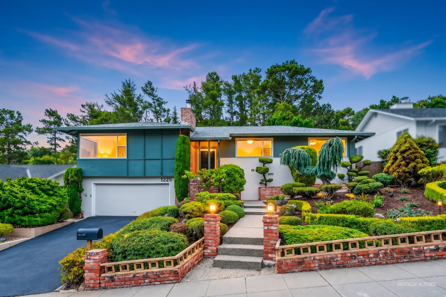 1225 Murchison Dr