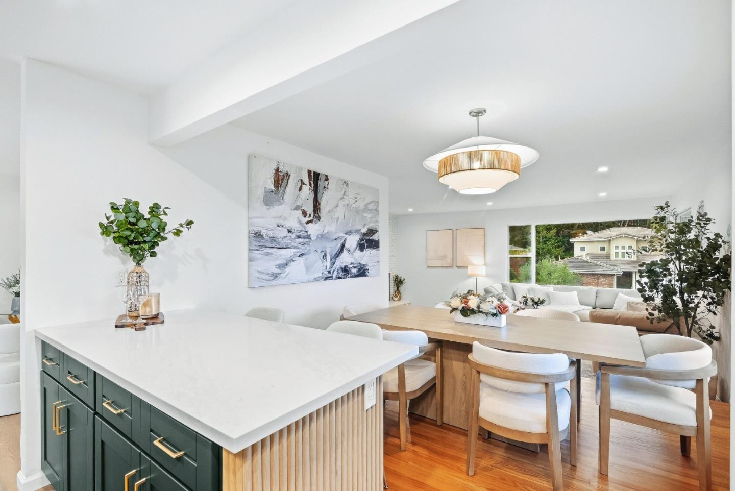 1225 Murchison Dr