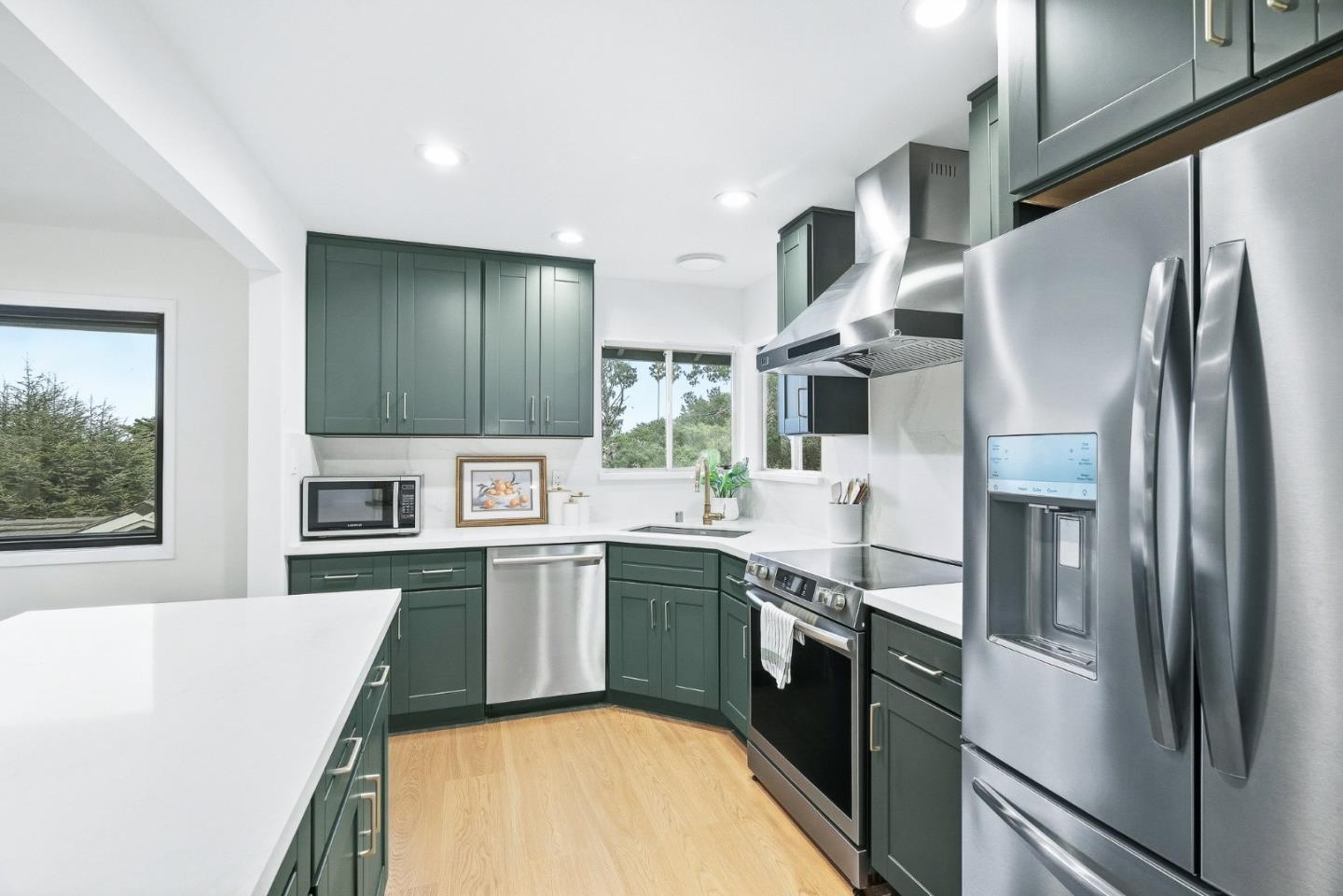 1225 Murchison Dr