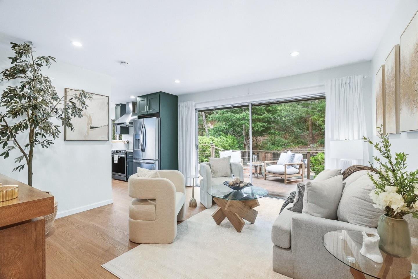 1225 Murchison Dr