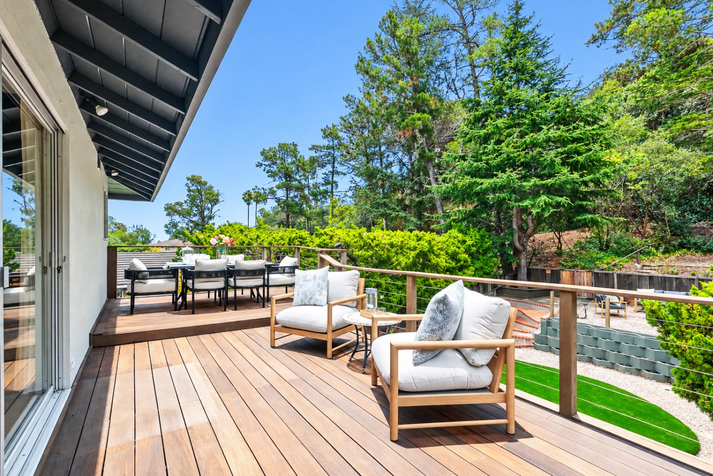 1225 Murchison Dr