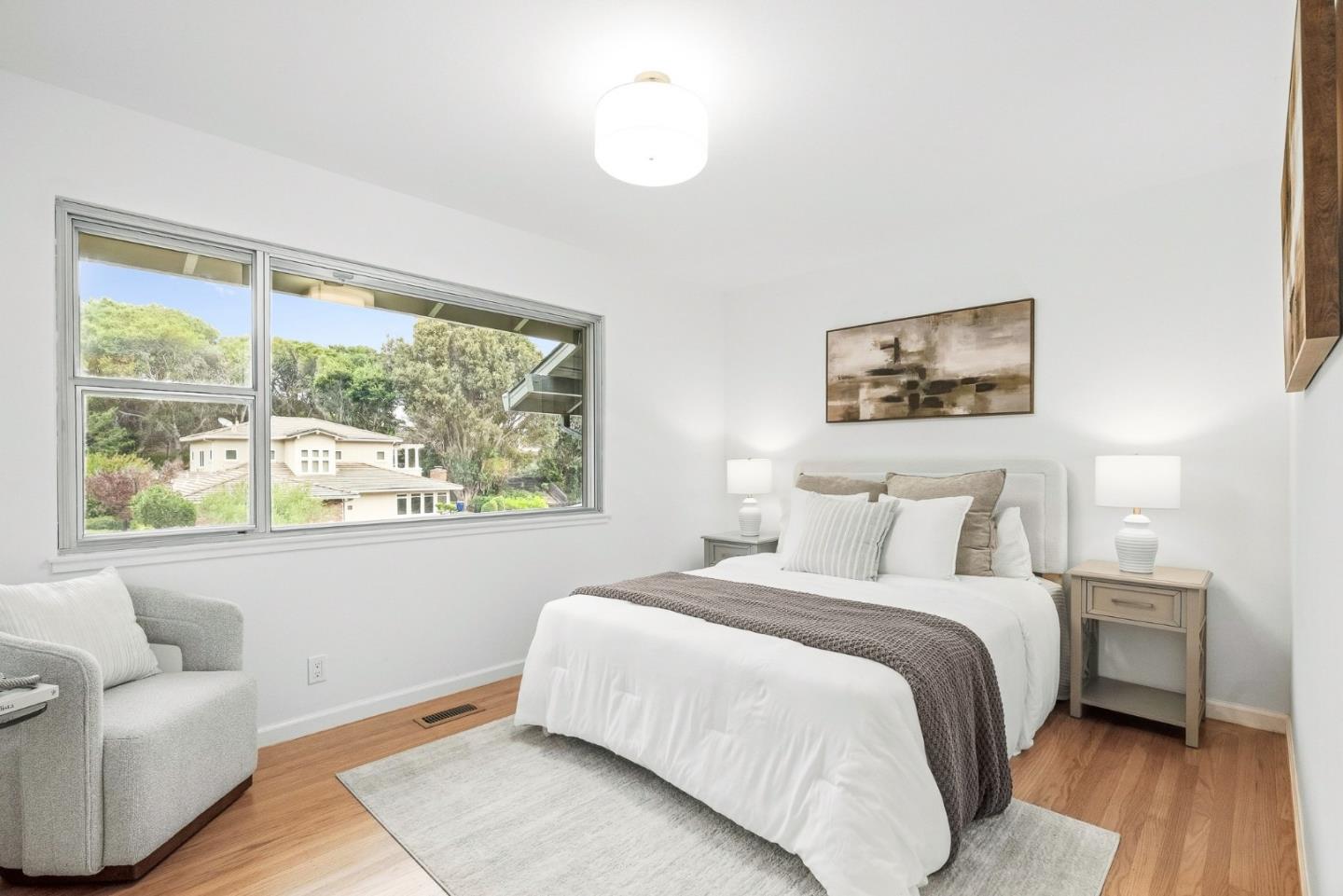 1225 Murchison Dr