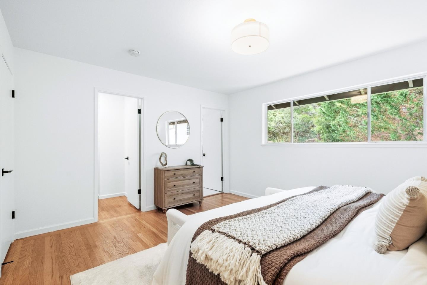 1225 Murchison Dr