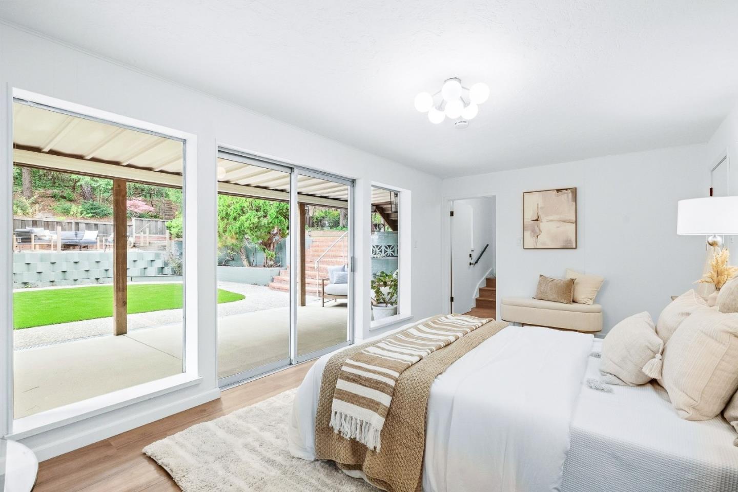 1225 Murchison Dr