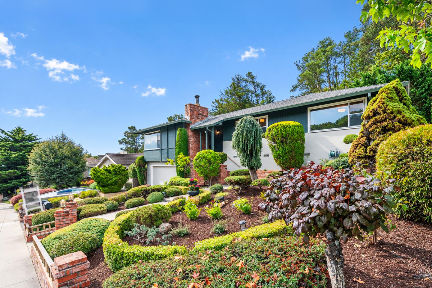 1225 Murchison Dr