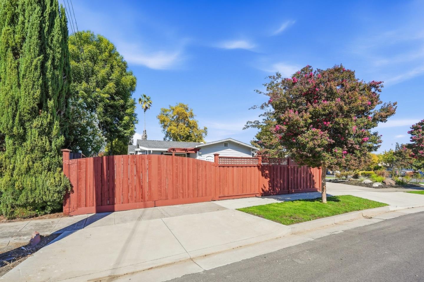 883 Brent DR