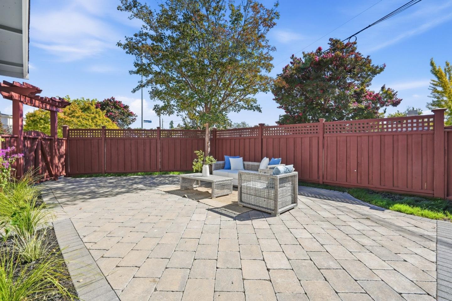 883 Brent DR