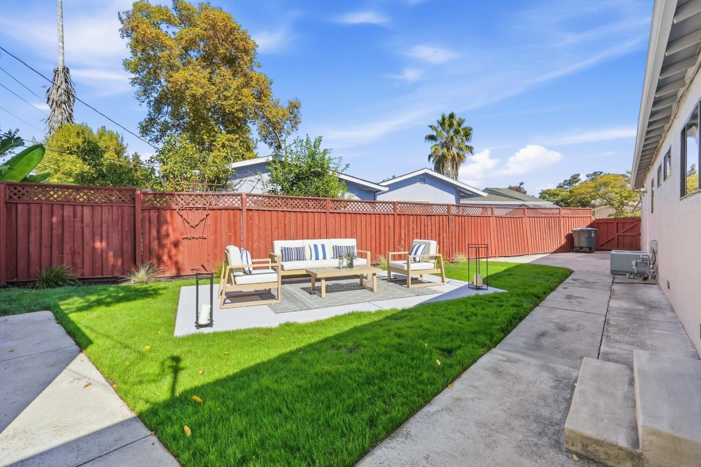 883 Brent DR