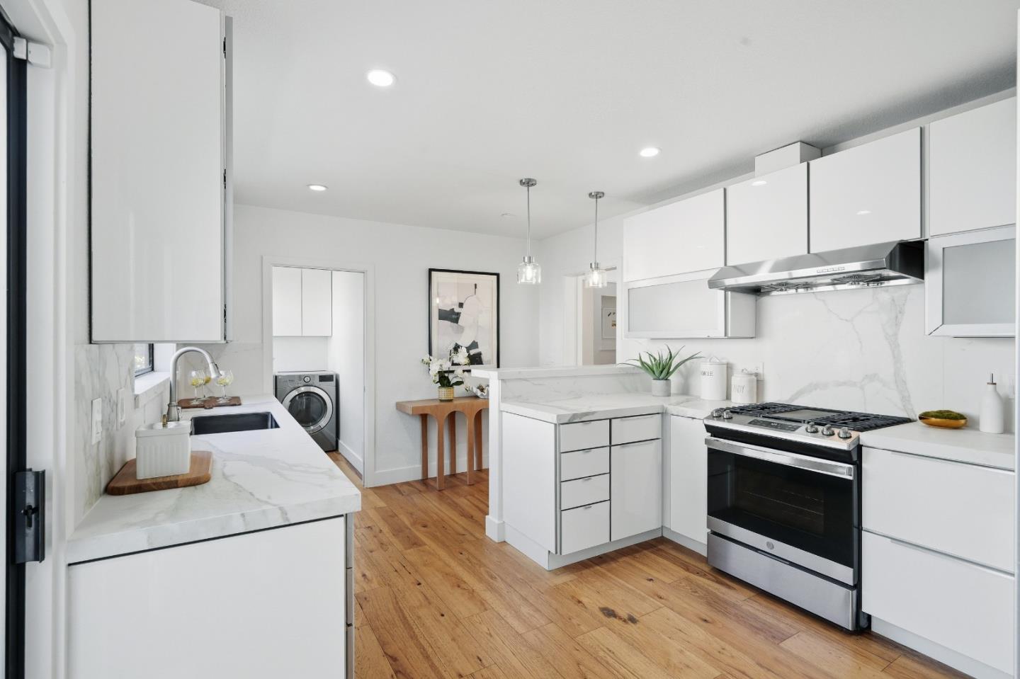 1280 Balboa Ave