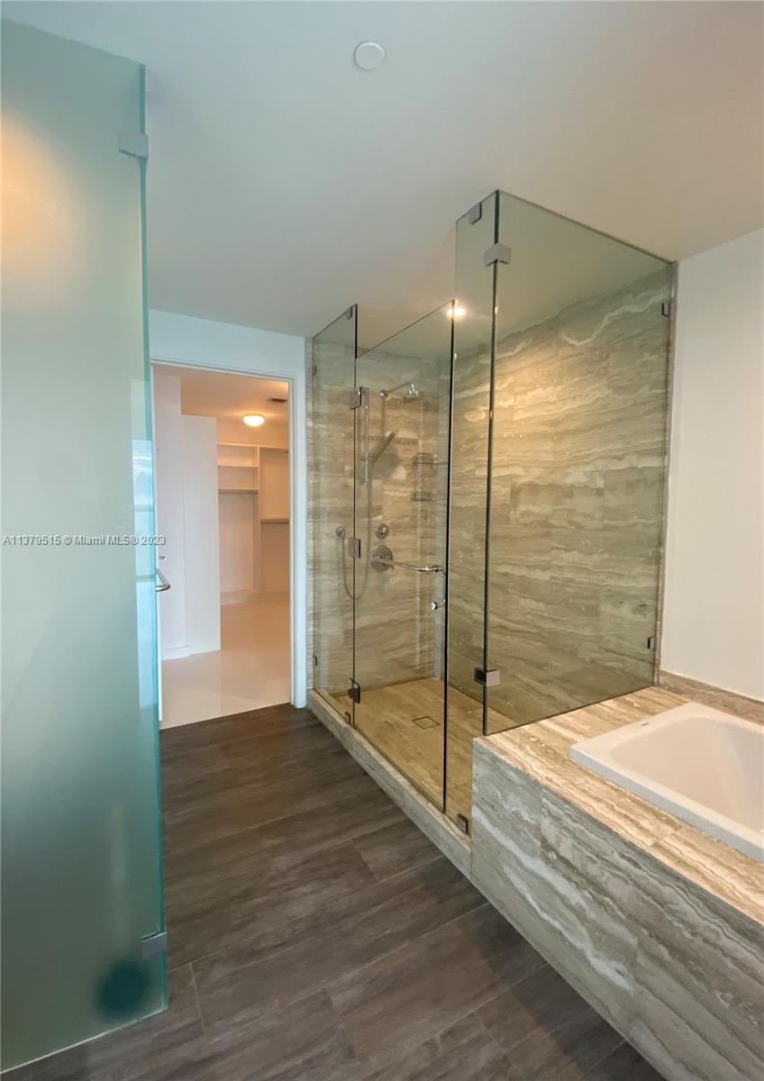 2900 NE 7th Ave # 2905