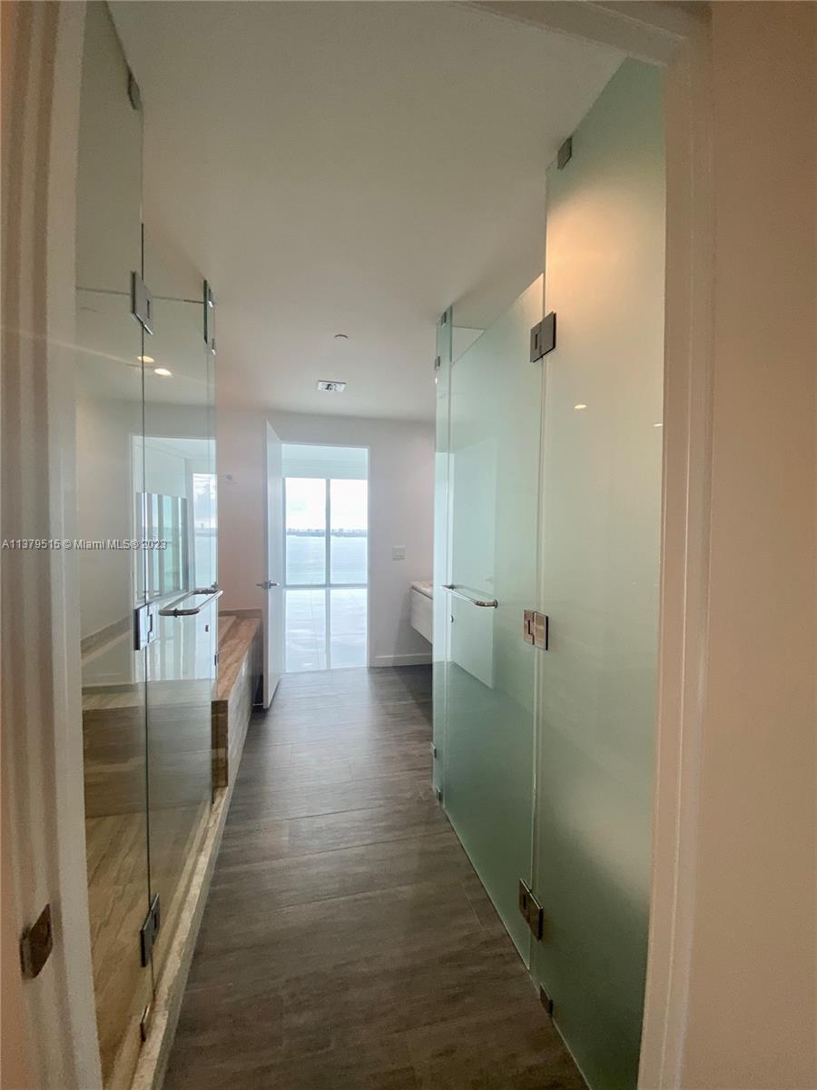 2900 NE 7th Ave # 2905