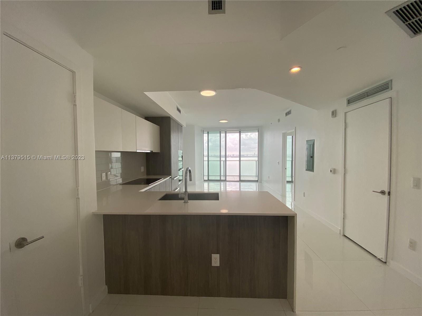2900 NE 7th Ave # 2905