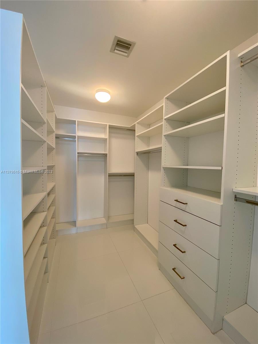 2900 NE 7th Ave # 2905