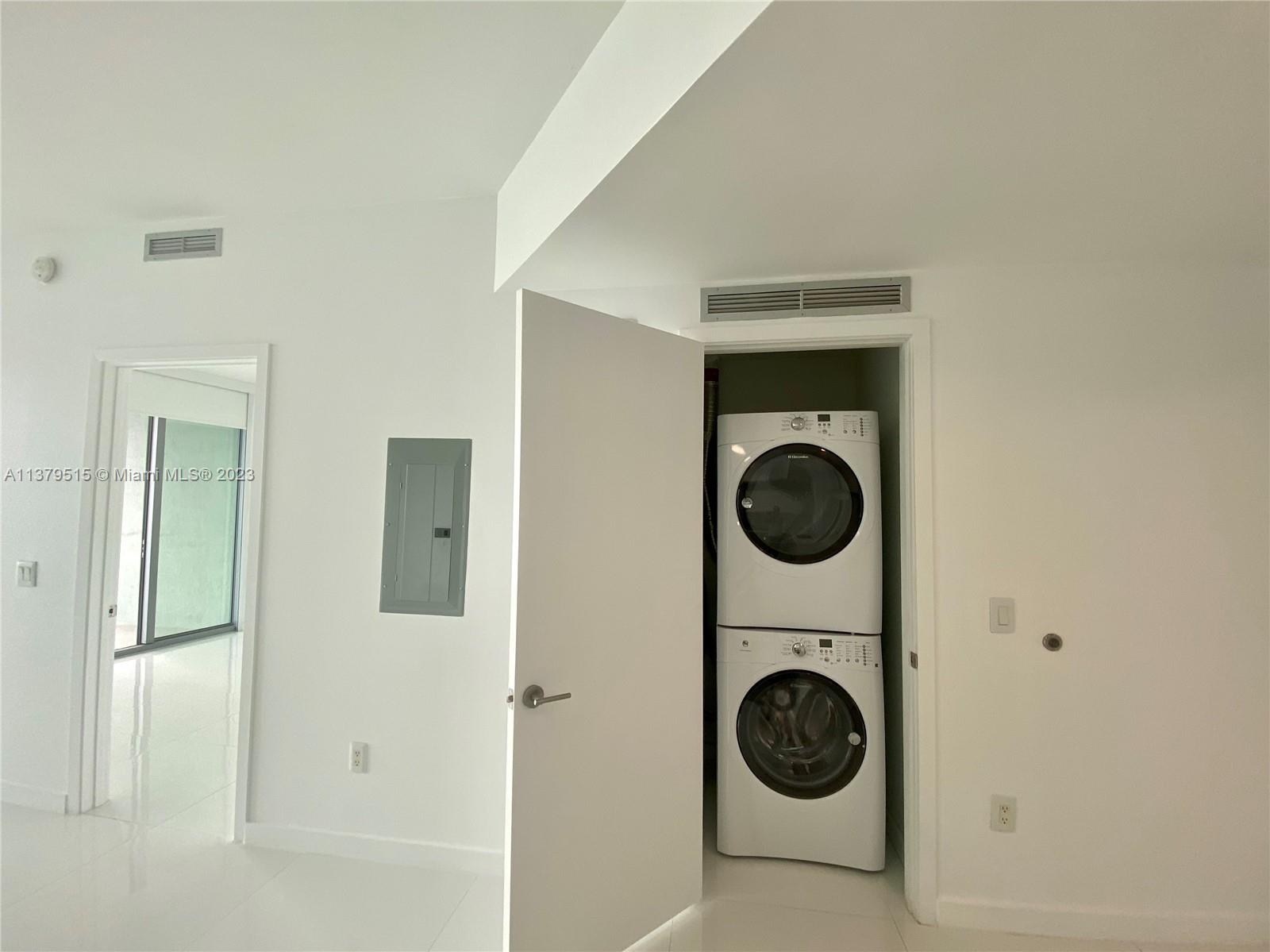 2900 NE 7th Ave # 2905