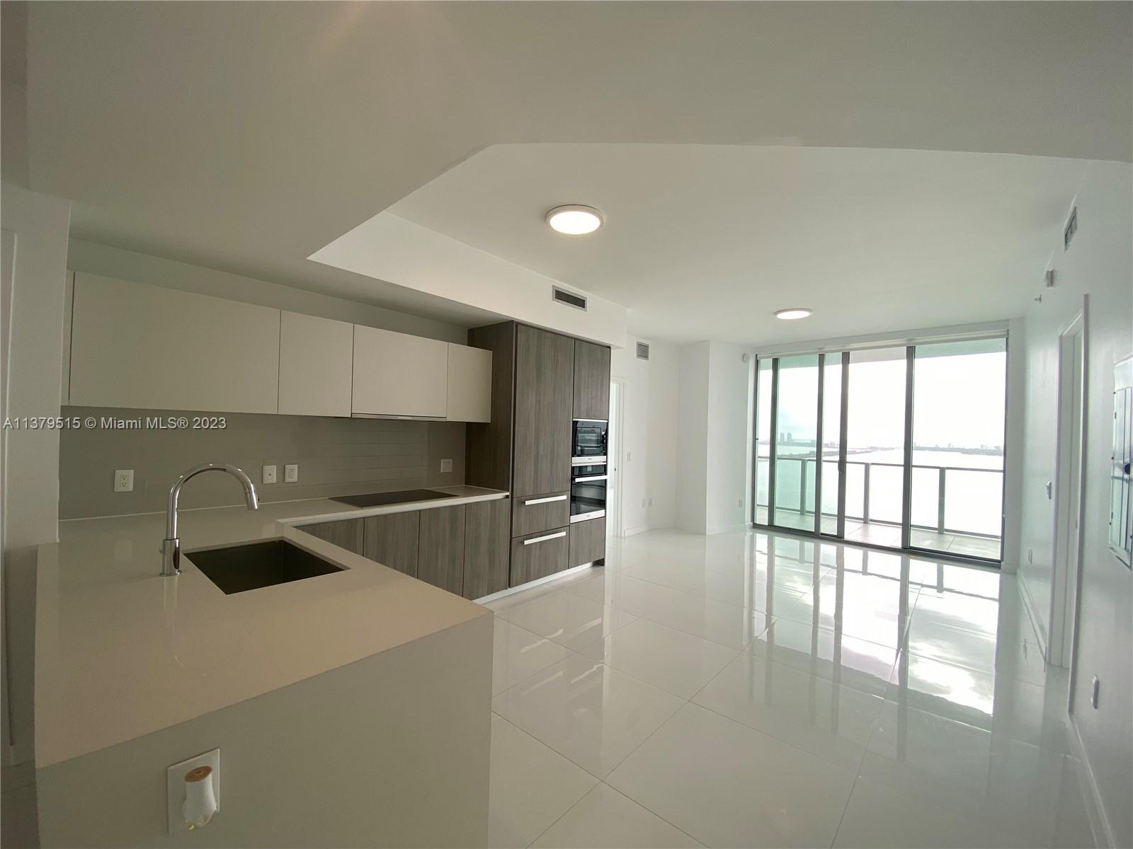 2900 NE 7th Ave # 2905