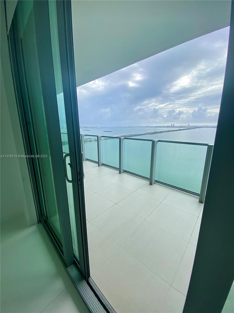 2900 NE 7th Ave # 2905