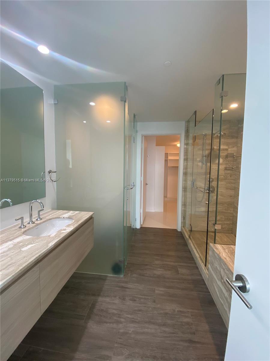 2900 NE 7th Ave # 2905